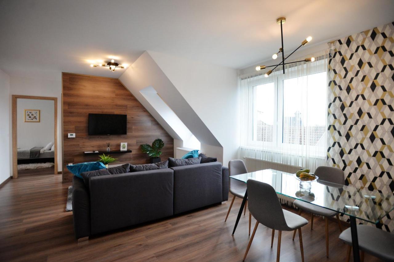One Luxury Suites Эгер Экстерьер фото